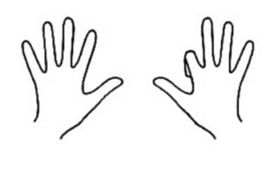 弯曲标有数字7的手指计算7×9